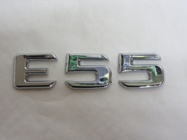 奔馳E55+塑料電鍍字母車(chē)標(biāo)